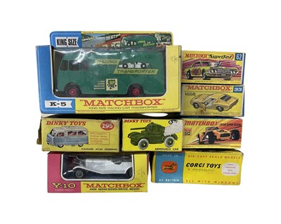 Lot 62 - A mixed lot of boxed die-cast vehicles, to...