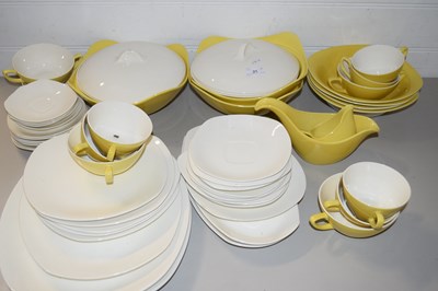 Lot 21 - LARGE COLLECTION OF MIDWINTER MODERN FASHION...
