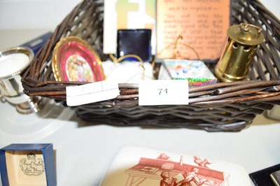 Lot 71 - SMALL BASKET VARIOUS MIXED ITEMS TO INCLUDE...