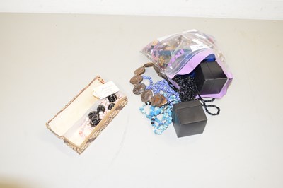 Lot 140 - MIXED LOT VARIOUS COSTUME JEWELLERY