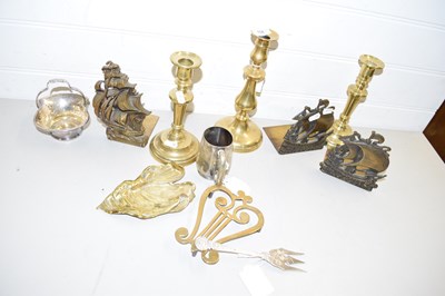 Lot 158 - MIXED LOT: BRASS CANDLESTICKS, BRASS GALLEON...