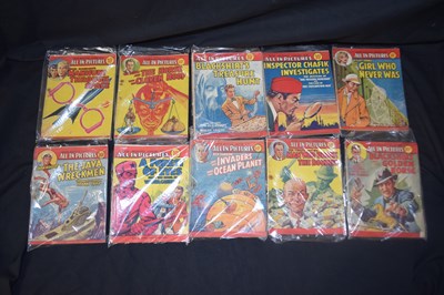 Lot 26 - Super Detective Library No 81-90