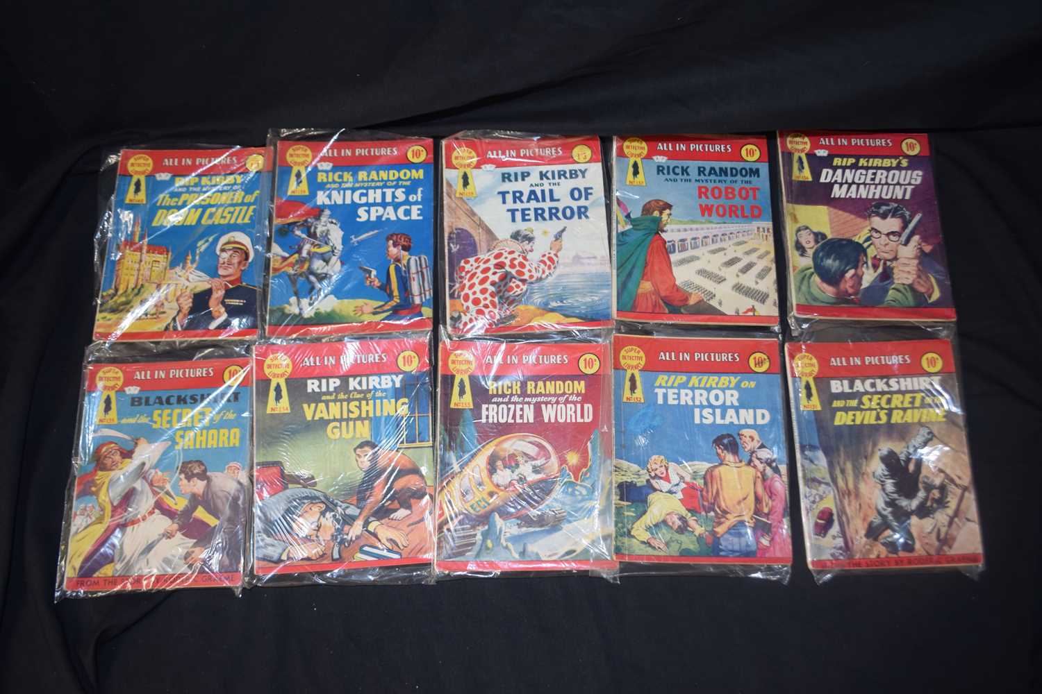 Lot 31 - Super Detective Library No 131-140