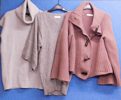 Lot 120 - Three jumpers to include a dusty pink cashmere...