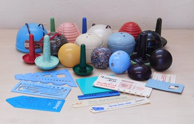 Lot 36 - A quantity of mid 20th century sewing and...