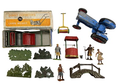 Lot 76 - A small collection of die-cast...