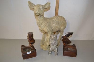 Lot 8 - Mixed Lot: Pair of wooden ashtrays with bird...