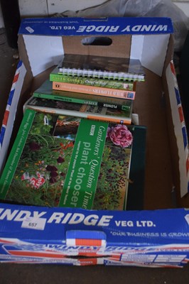 Lot 657 - Box containing a quantity of various garden...