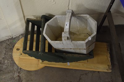 Lot 669 - Wooden trugs etc