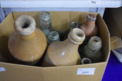 Lot 680 - Box containing a quantity of various vintage...