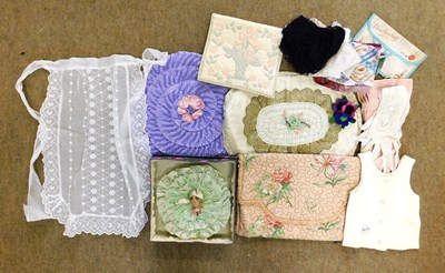 Lot 208 - A mixed lot of lady's accessories to include a...