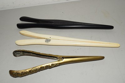 Lot 141K - 3 PAIRS VARIOUS GLOVE STRETCHERS