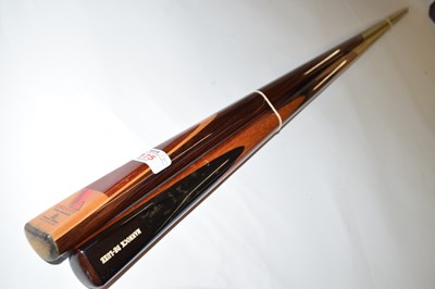Lot 175 - Embassy Powerglide cue and a Mannock de luxe...