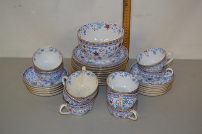 Lot 16 - Quantity of various Osborne floral decorated...