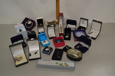 Lot 87 - Collection of various boxed costume jewellery,...