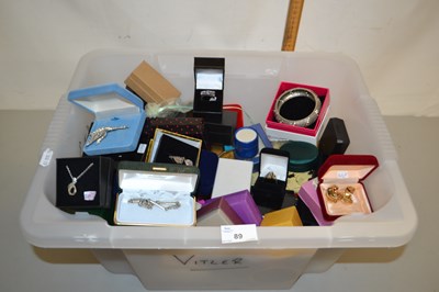 Lot 89 - Large collection of various costume jewellery