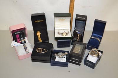 Lot 104 - Box of various modern ladies and gents...