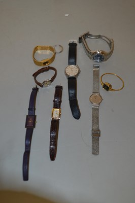 Lot 121 - Box of various assorted wristwatches