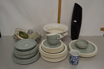 Lot 129 - Mixed Lot: Wedgwood dinner wares, jardiniere...