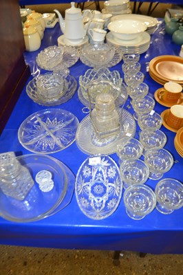 Lot 135 - Mixed Lot: Various assorted glass bowls,...