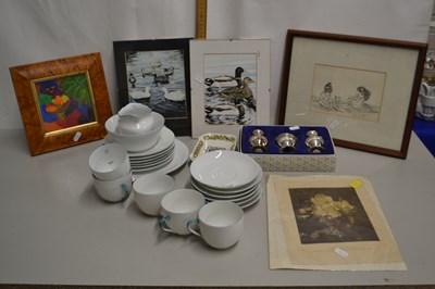 Lot 147 - Mixed Lot: Various tea wares, small pictures,...
