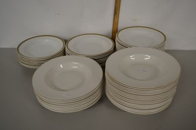 Lot 154 - Quantity of Bridgewood and other bowls