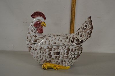 Lot 167 - Chicken formed soup tureen made in Italy