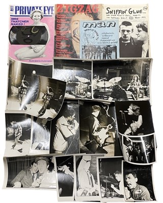Lot 137 - A collection of 1970s/80s music ephemera, to...