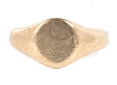Lot 56 - A 9ct signet ring, size N, hallmarked...