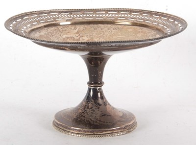 Lot 94 - A George V silver tazza with pierced geometric...