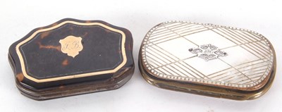 Lot 122 - Mixed Lot: A Victorian mother of pearl purse,...