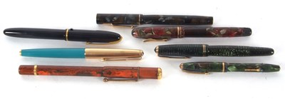 Lot 146 - A group of seven various vintage fountain pens...