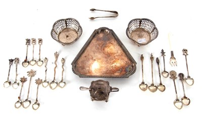 Lot 179 - Mixed Lot: Pair of small Edwardian pierced...