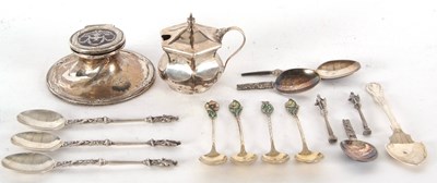 Lot 186 - Mixed Lot: An Edwardian capstan ink well, the...