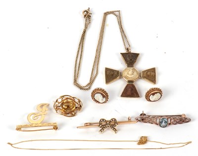 Lot 52 - A mixed lot of jewellery to include a seed...