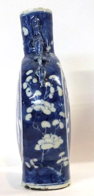 Lot 266 - A Chinese porcelain moon flask, the blue...