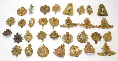 Lot 190 - Quantity of 20th century British military cap...