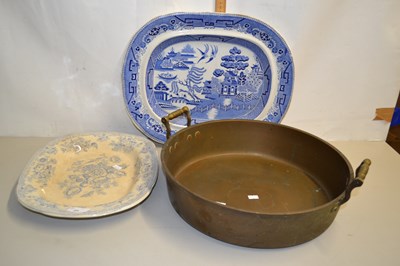 Lot 25 - Mixed Lot: Oval Willow pattern meat plate, a...