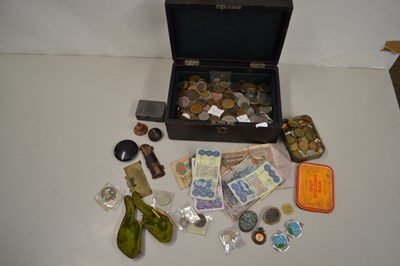 Lot 93 - Box of various assorted world coinage,...