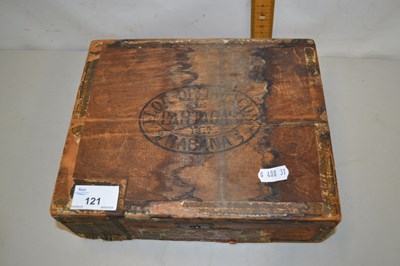Lot 121 - Box of various assorted costume jewellery,...