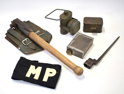 Lot 252 - Quantity of militaria to include N0.4 spike...