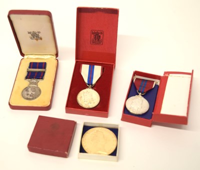 Lot 142 - 20th century ER II 2nd type Royal Household...