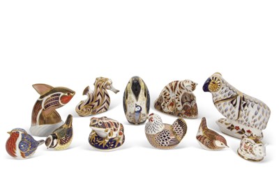 Lot 24 - A quantity of Royal Crown Derby paperweights,...