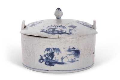 Lot 63 - A Lowestoft porcelain butter tub and cover,...