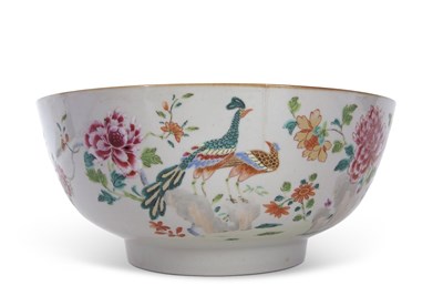 Lot 99 - A large 18th Century Chinese porcelain famille...