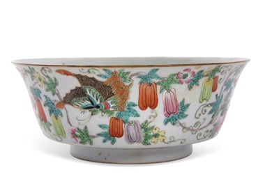 Lot 105 - A Qing Dynasty Chinese porcelain bowl 19th...