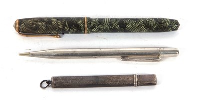 Lot 130 - Mixed Lot: Vintage Conway Steward 28 green...
