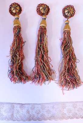 Lot 195 - A length of Victorian machine made silver lace,...