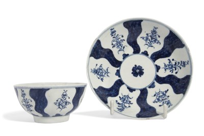 Lot 92 - Lowestoft Porcelain Teabowl and Saucer c.1780