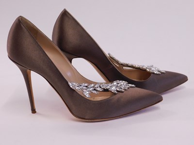 Lot 145 - A pair of Manolo Blahnik beige satin and...
